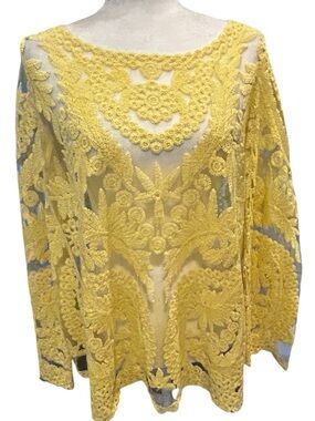 The Pyramid Collection Butter Yellow Crochet Lace Blouse